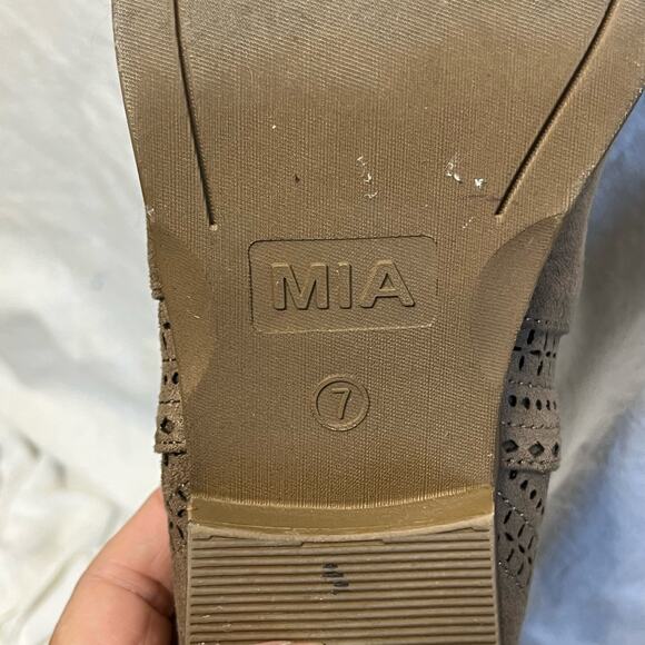 MIA Jayden‎ Pull On Bootie Ankle Boot Taupe Brown Size 7 Country Western Heel - Picture 10 of 10